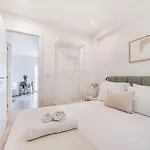 Campolide Charm Ii Апартаменты *